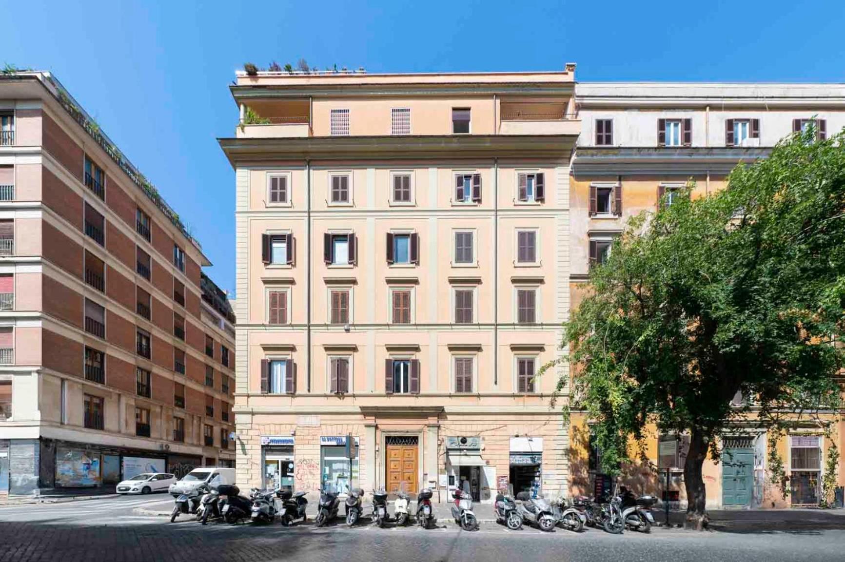 Celeste Suites Vittorio Emanuele โรม ภายนอก รูปภาพ